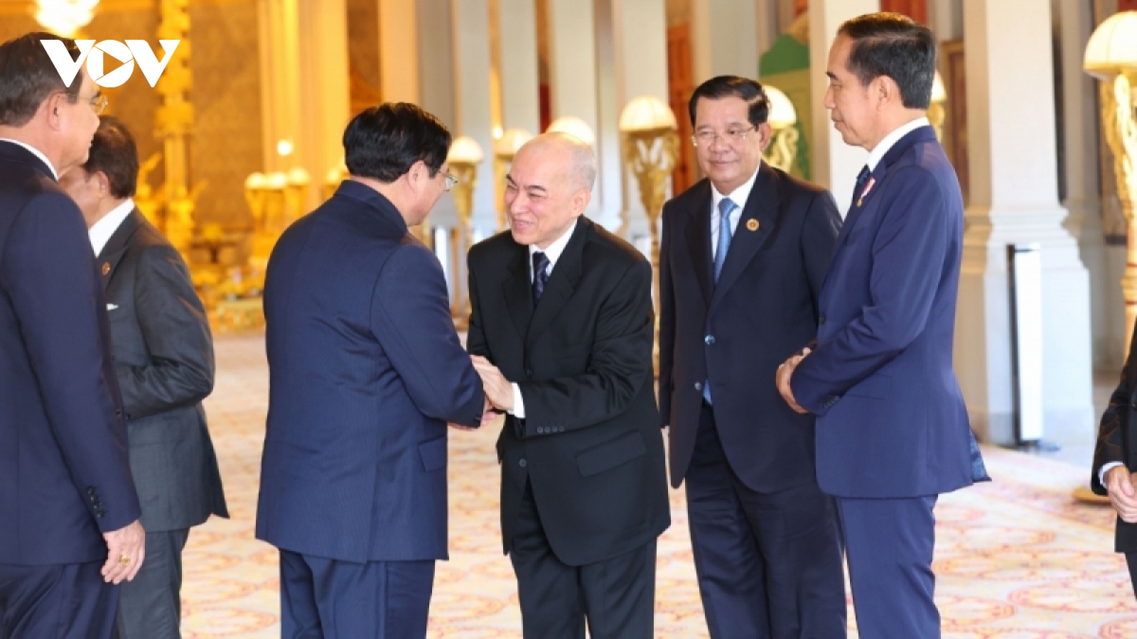 ASEAN leaders pay courtesy visit to Cambodian King ahead of regional summits